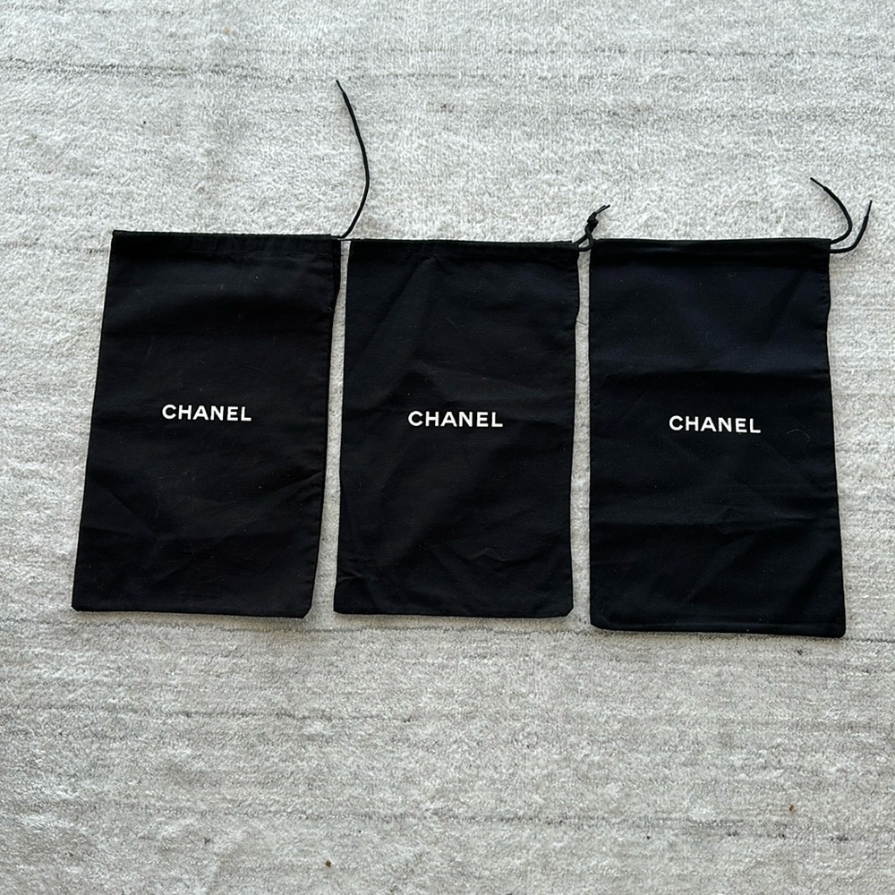 3 CHANEL Dust shoe bags Never used.